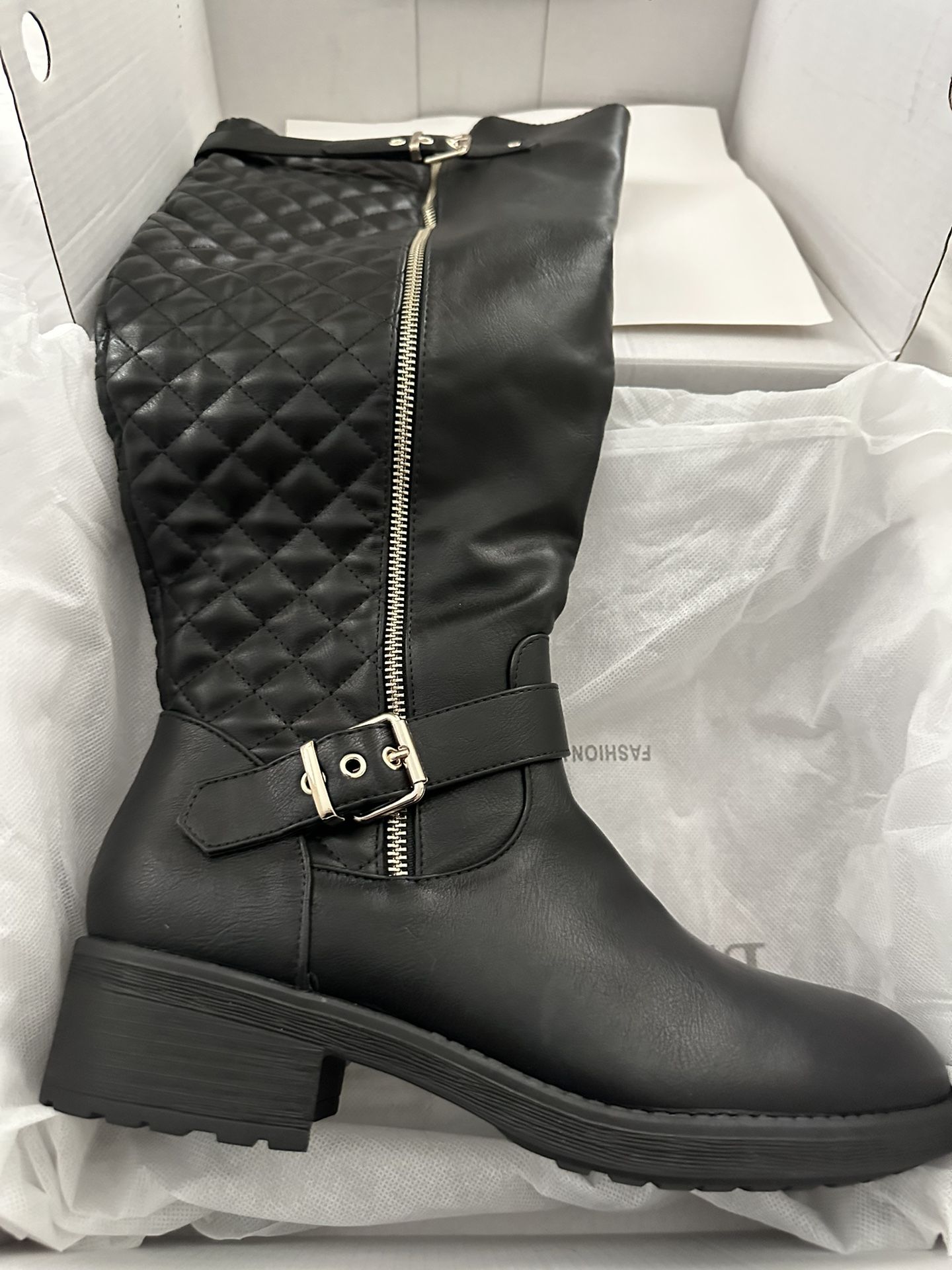Dream Pairs Black Leather Boots sz 10 Brand New