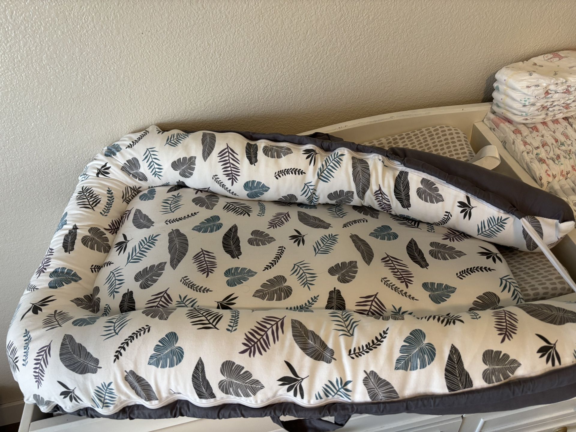 Nursing pillow/ baby lounger