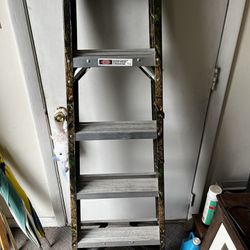 5 Foot Camouflaged Warner Ladder