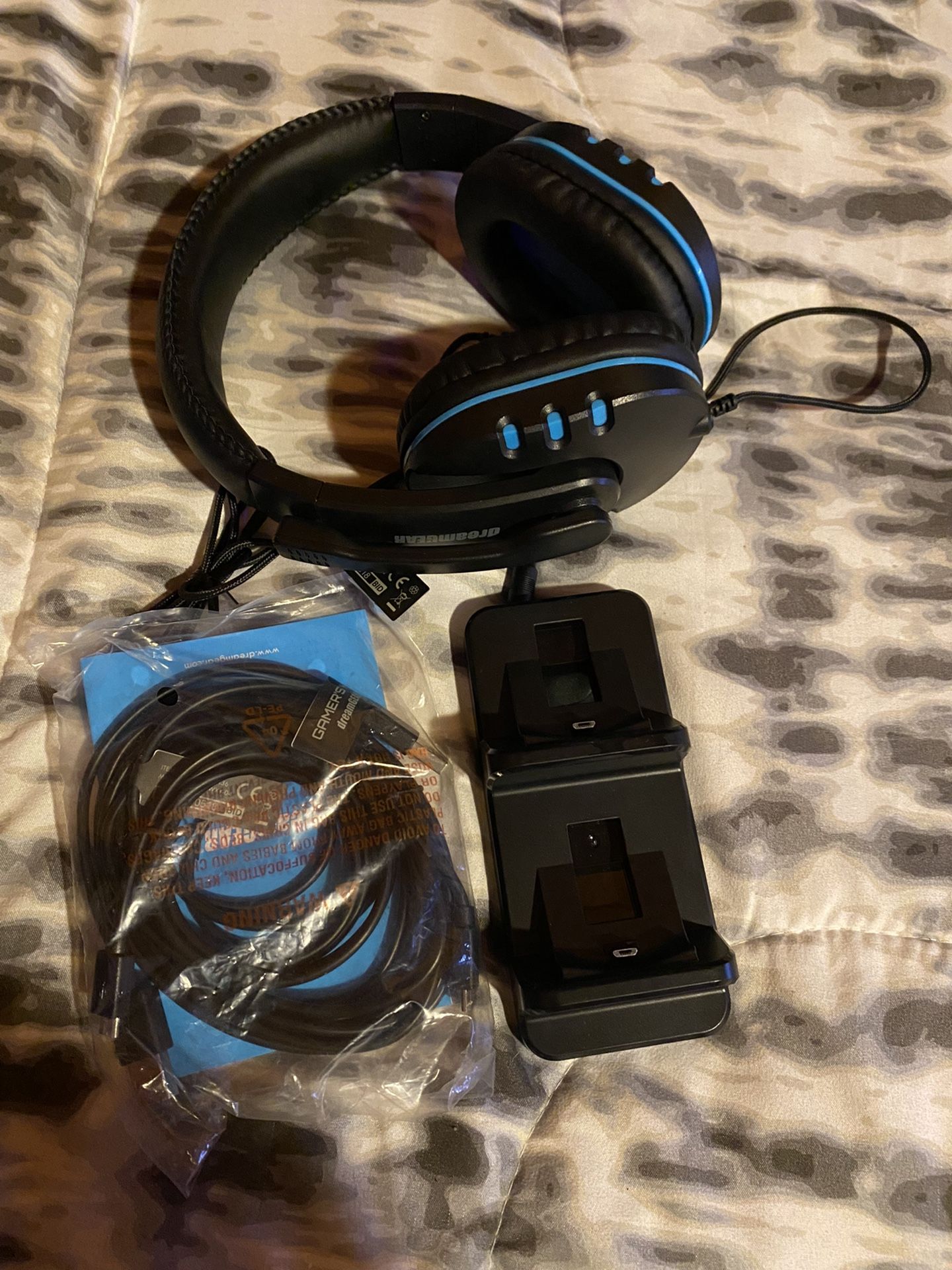 Ps4 Headset And Charger Dock 