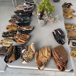 Baseball ⚾️ And Softball 🥎 Gloves Still In Good Shape 