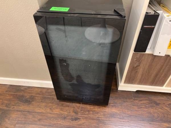 Frigidaire FFWC34L2SB 34-Bottle Black Wine Chiller -