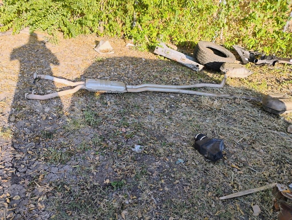 07 Cadillac Cts Exhaust $250.. Obo
