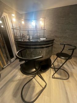 Sculptural Contemporary Home Bar with Integrated Display & Lighting – Designer Style”