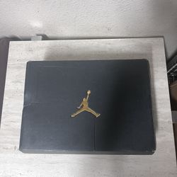 AIR JORDAN 1 MID (Banned) 