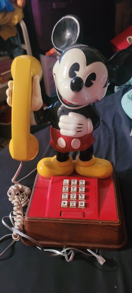 Mickey mouse phone