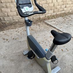 Precor Upright Bike UBK 615
