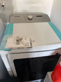 New Samsung large capacity washer/dryer set