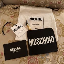 NEW WITH TAGS AUTHENTIC MOSCHINO Logo Print Zip Wallet Black Leather Unisex