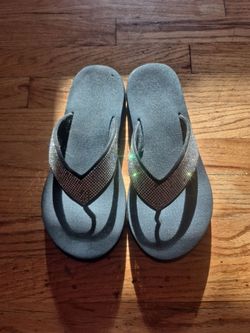 Woman sandals size 8
