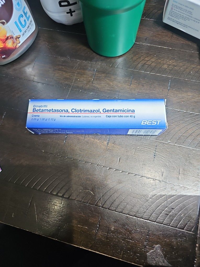 Betametasona,clotrimazol,Gentamicina