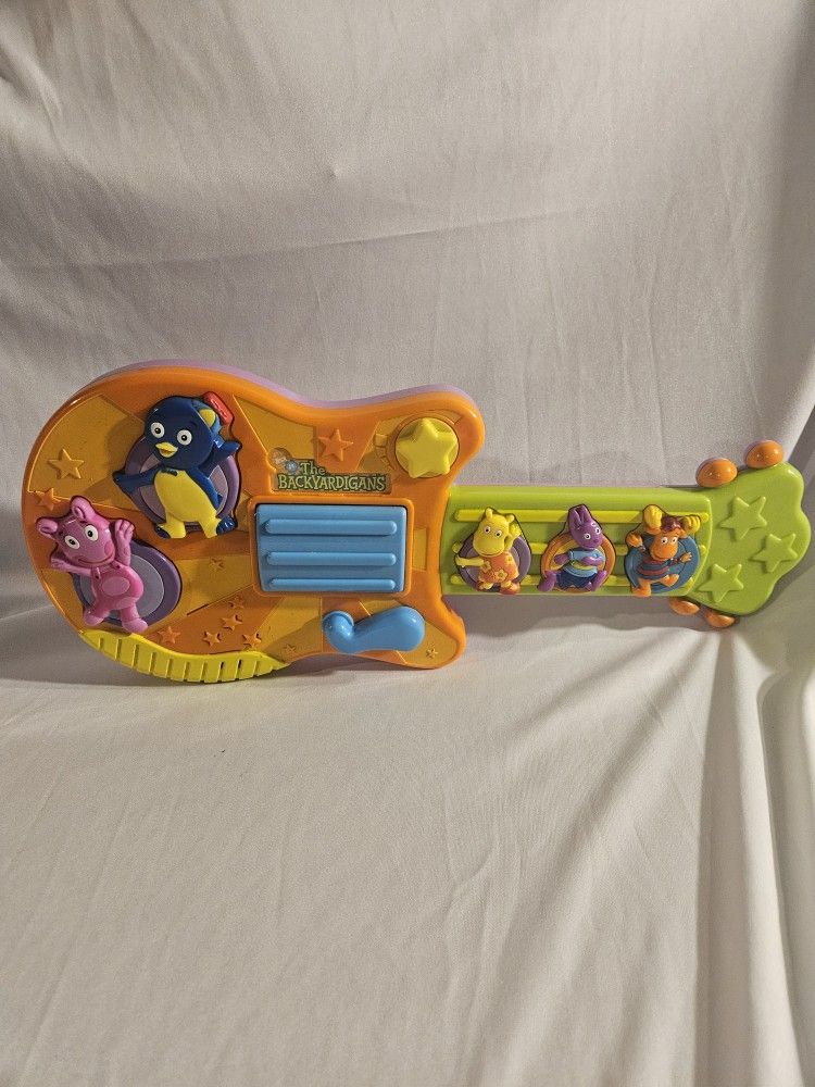 THE BACKYARDIGANS MUSICAL SINGING STRUM GUITAR