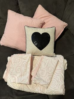 Land Of Nod Duvet Cover + Pillow Cases & 3 Threw Pillows With Inserts