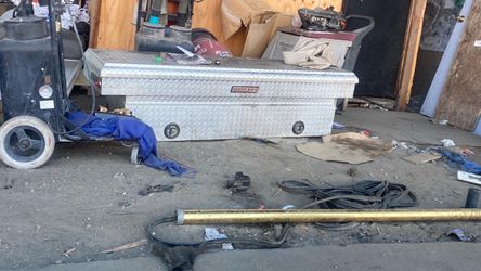 Heavy duty tool box