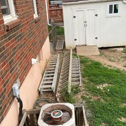 Aluminum extension ladders, different sizes for sale