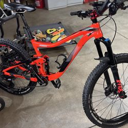 Giant trance 2 Full Suspension Mountain Bike/medium size