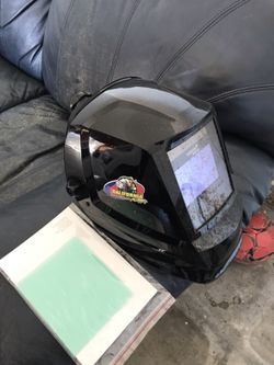 Welding hood auto darken has new lense to swap out