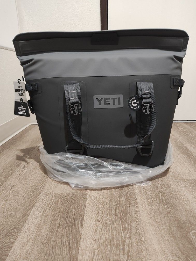 YETI HOPPER M30 NEW WITH TAGS