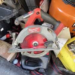 Milwaukee 6 1/2 Brushless M18 Fuel Circular Saw