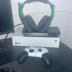 Xbox series s with elite controller and astro a50 headset