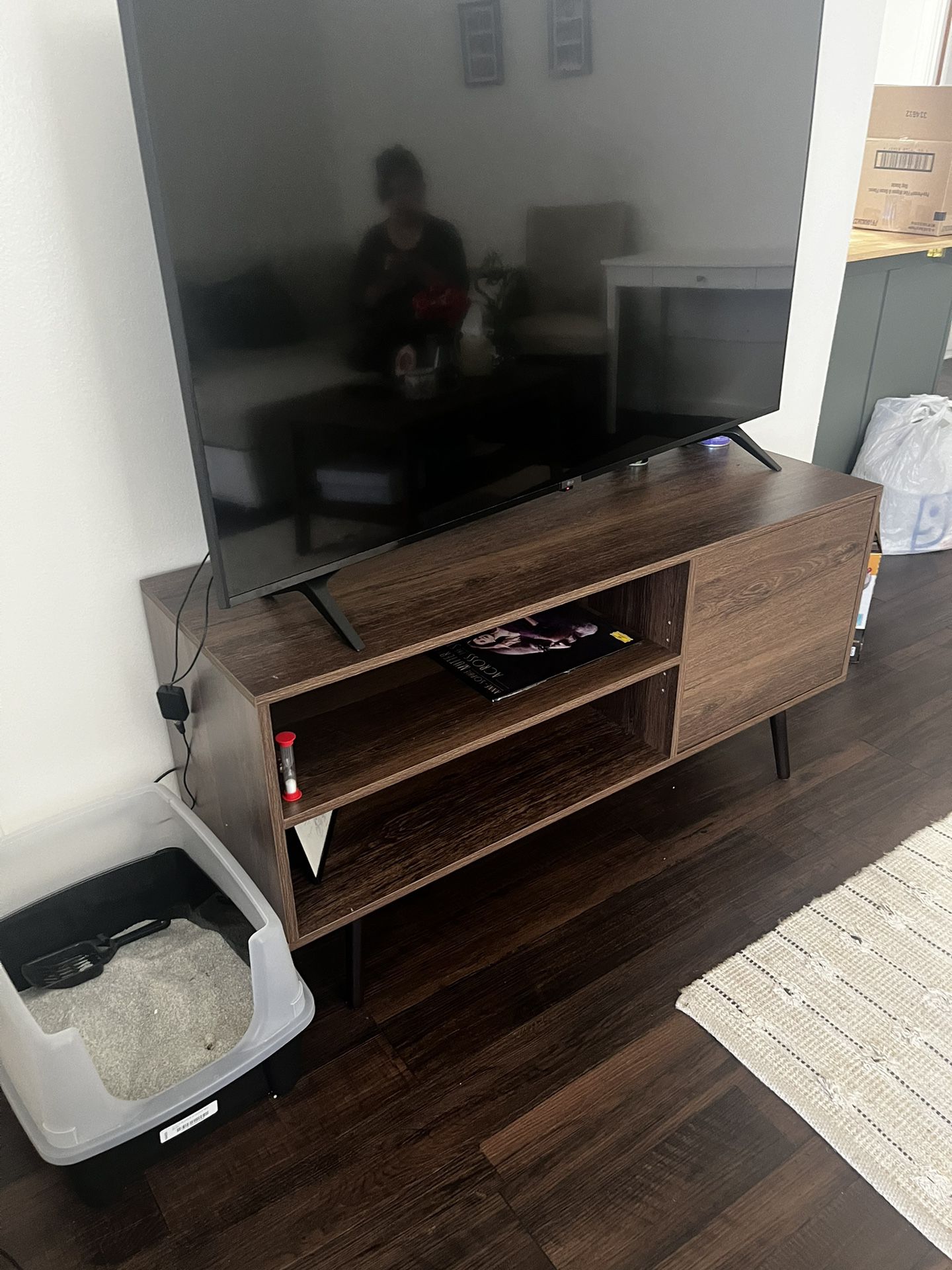 Tv  Stand , Holds Up a 55” Tv 