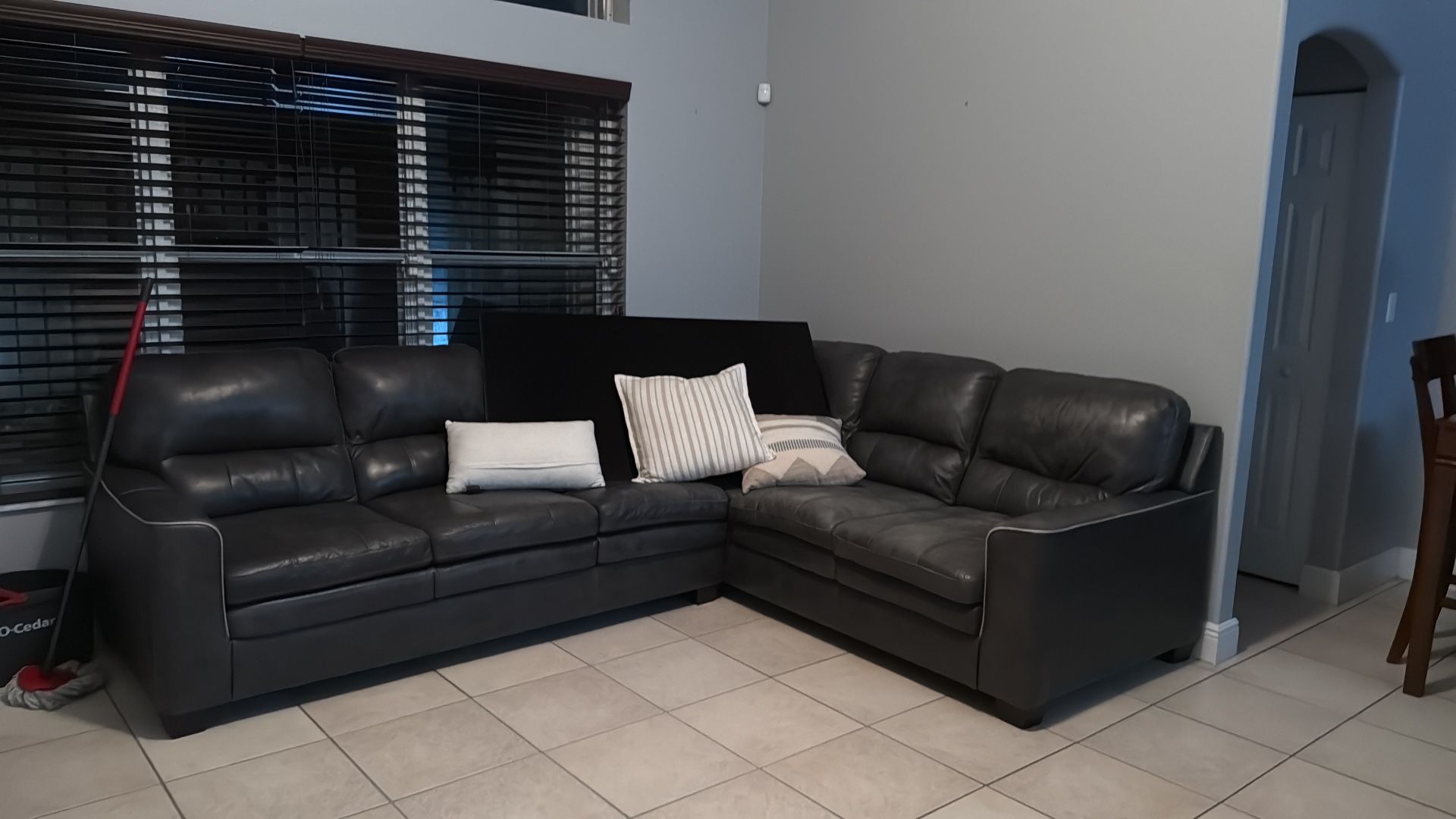 Sectional Couch/ Sofa Secciónales 