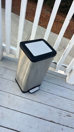 Trash can