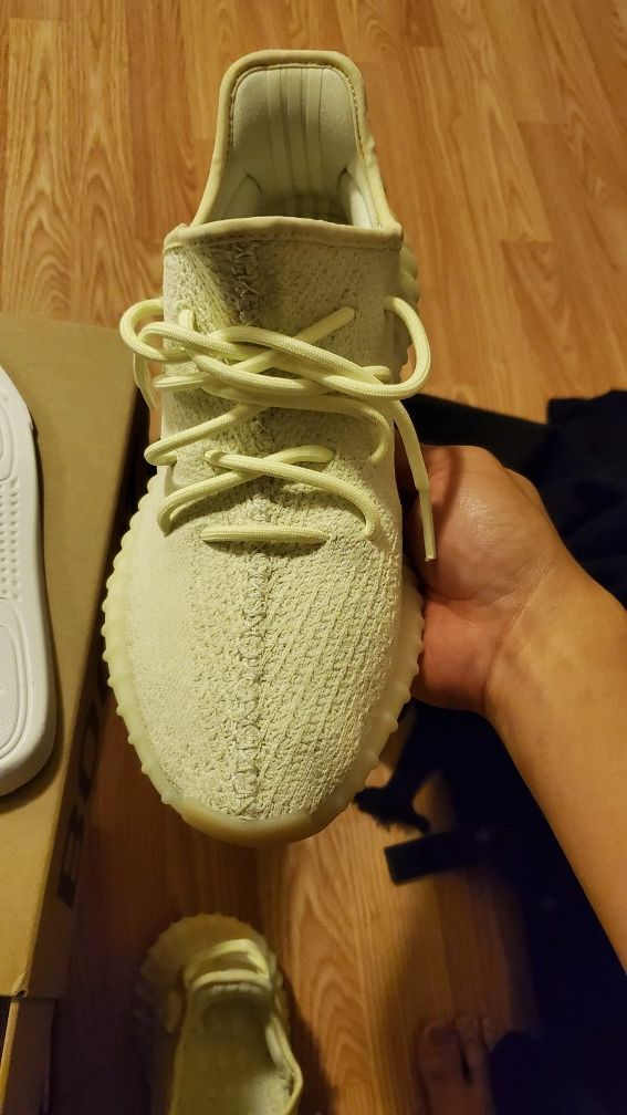 Yeezy 350 V2 Butter Used Size 9
