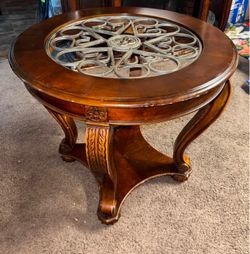 Elegant Round Wood & Metal Accent Table – Vintage Style