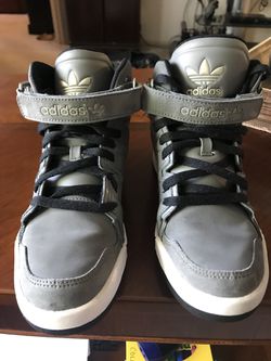 Geelachtig Symfonie Bang om te sterven Adidas EVM 004001 Grey leather high-top size 6.5 for Sale in Aloha, OR -  OfferUp
