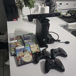 XBOX 360 S + games+ 3 controllers like new and Kinect sistem+ 250gb hdd
