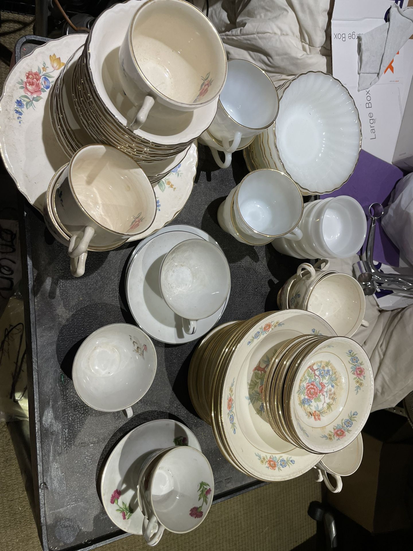 68 Pieces Of China 5 Total Makes/patterns 