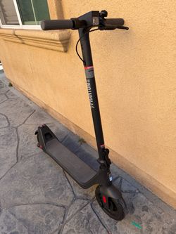 Phantomgogo A10 electric scooter like new asking $250 comes with charger