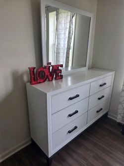 LIKE-NEW Complete Bedroom Set with Power Adjustable/Massage Bed - $380