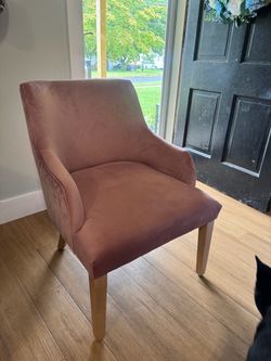 Decorative pick chair