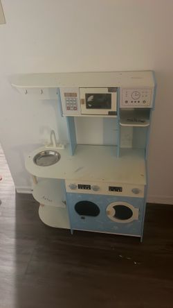Kitchen kids play