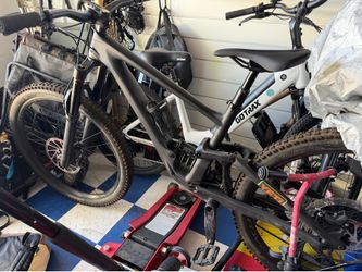 2024 specialized enduro expert mtb