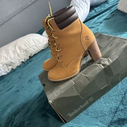 Women’s Timberland Heel Boots Sz 7