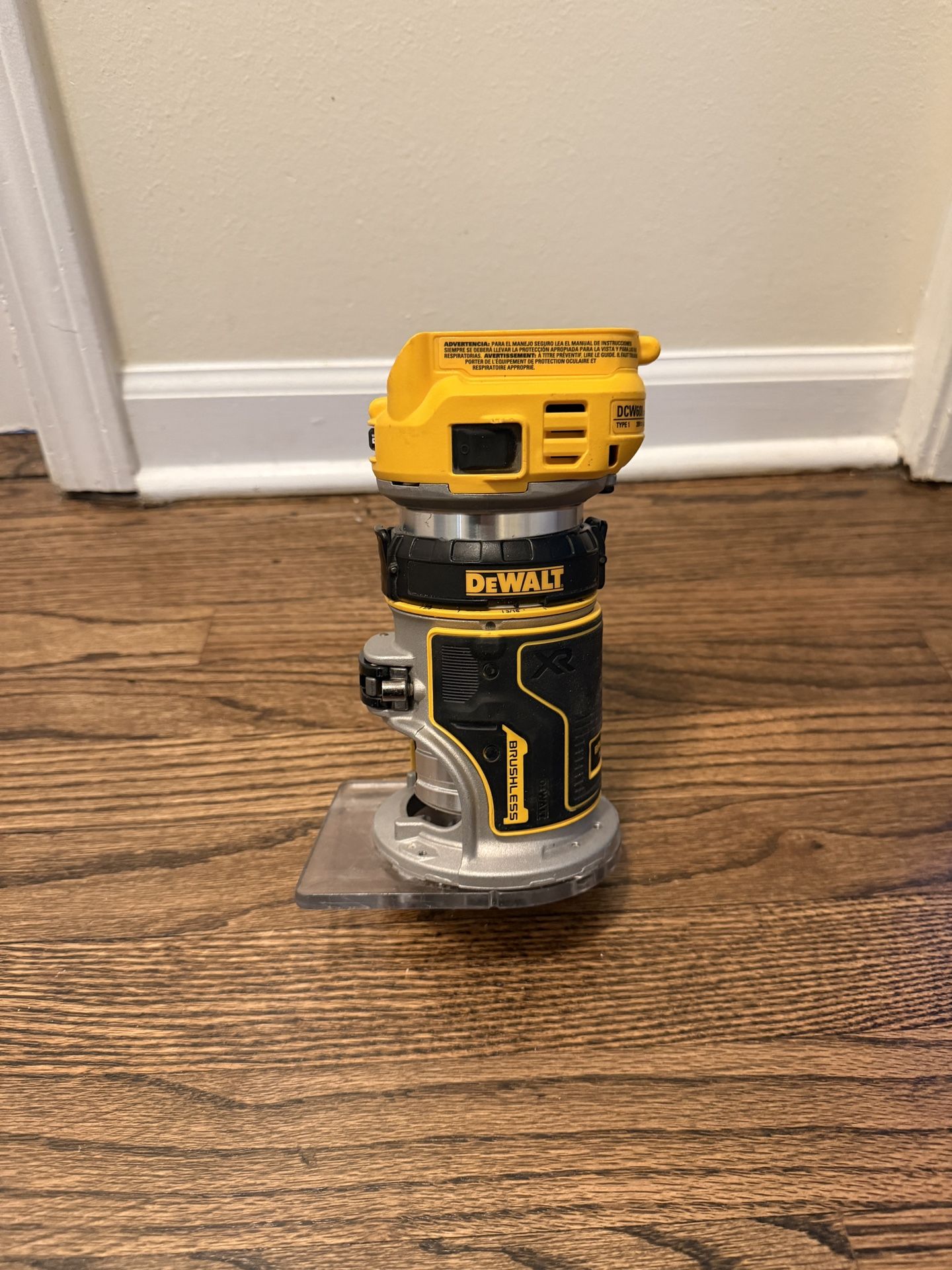 20V MAX XR Cordless Brushless Fixed Base Compact Router (Tool Only)