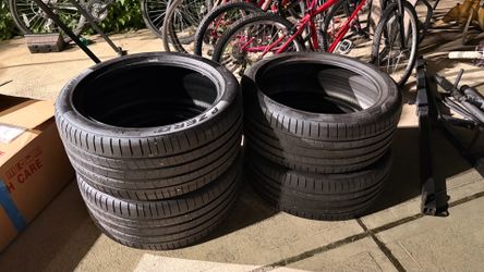 Pirelli 315/35 R21 Run Flat Tires