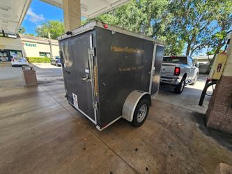 Trailer 5x10 "2010"used one owner, Pulls amazing no leaks 5"4 hight interior clean documentation in hand ✋️ READ Description FIRST, LEA PRIMERO.