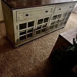 55” Accent Console  