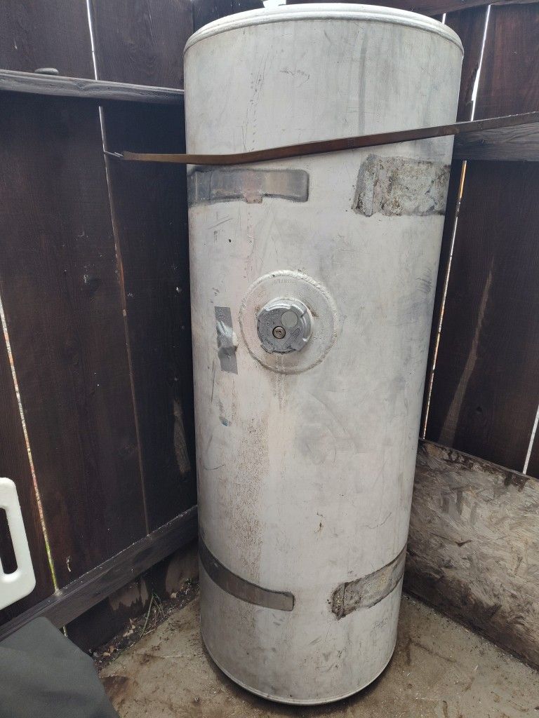 100 Gallon Fuel Tank Aluminum Cash Only