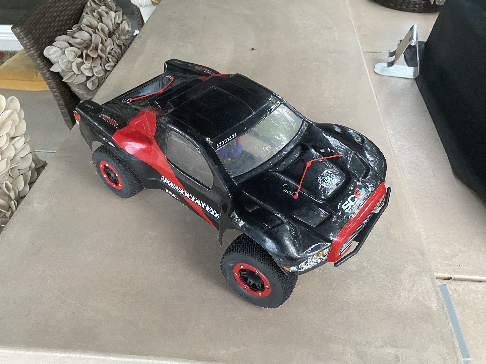 Team Associated Rc Car