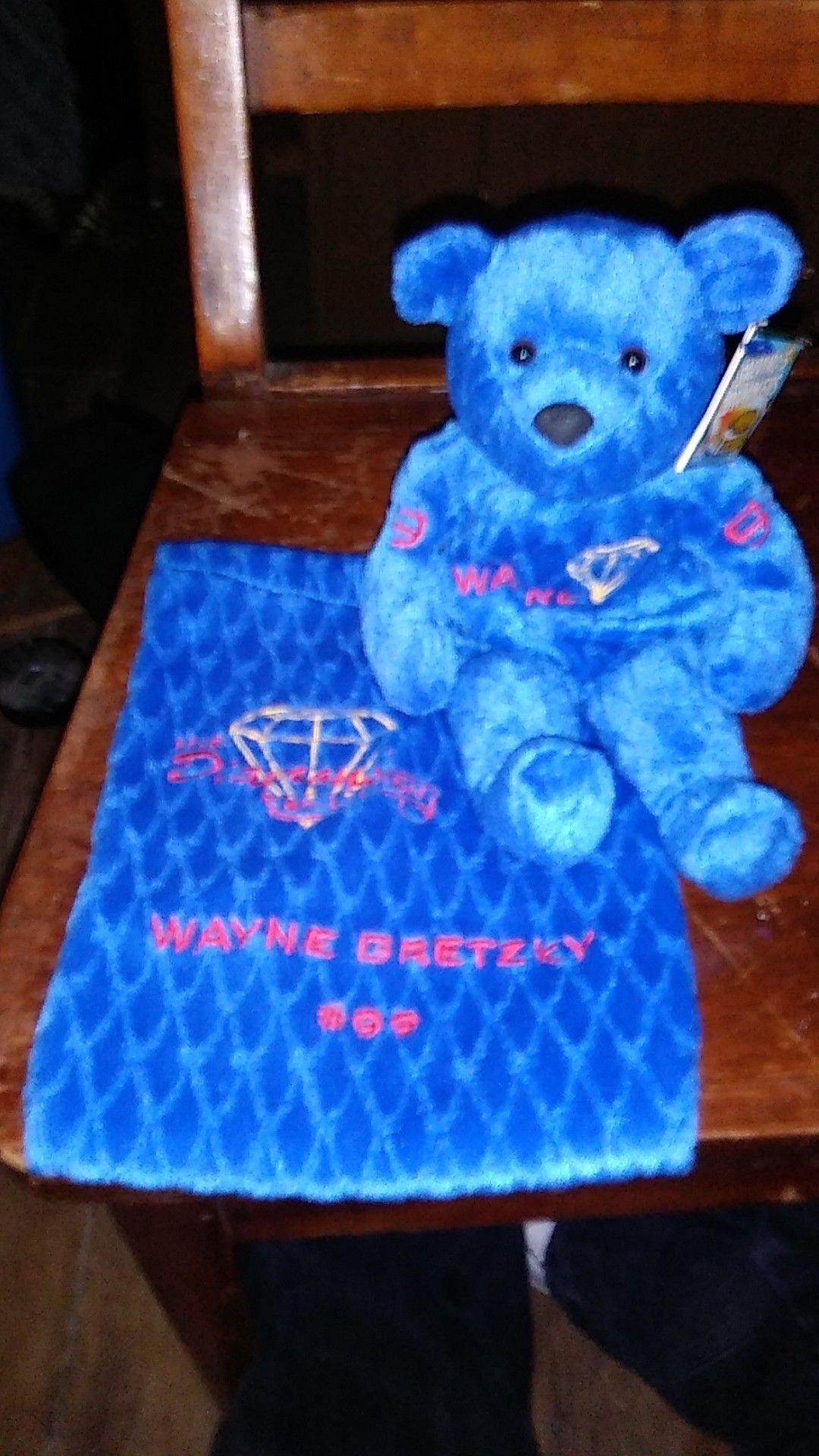 Salvinos bammers diamond edition Wayne Gretzky #99 plush bear w/ bag