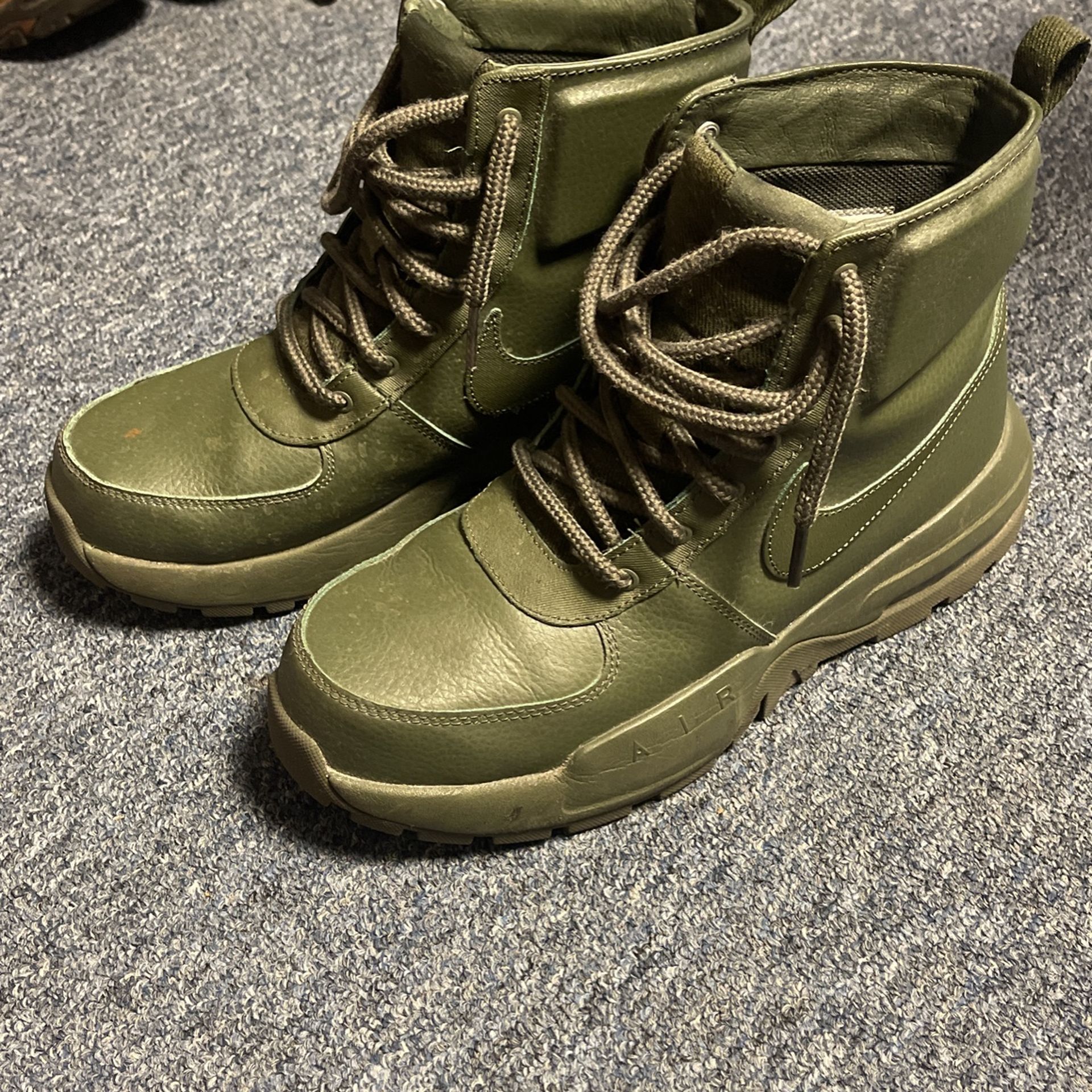 Nike Boots Size 9