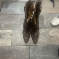 Coral Boots Size 8 1/2