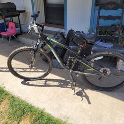 Mongoose Mountain Bike 26 Inch