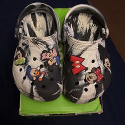 Marbled Crocs Size 7