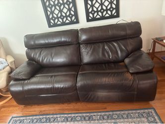 Leather Full Power Reclining Loveseat – Dark Brown 500$ FIRM!!